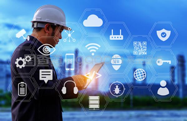 工程師與工業(yè)級(jí)平板電腦的協(xié)同創(chuàng)新